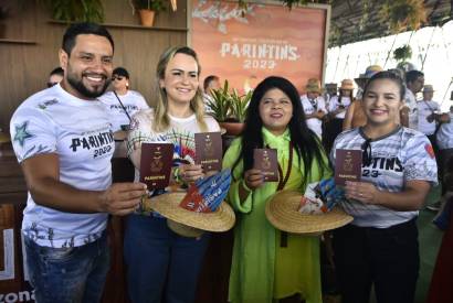 Ministras do Turismo e dos Povos Indgenas conhecem circuito do Governo do Amazonas montado na Catedral de Parintins