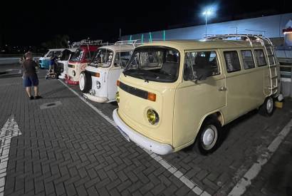 Amazonas Shopping recebe exposio de carros antigos, neste domingo 