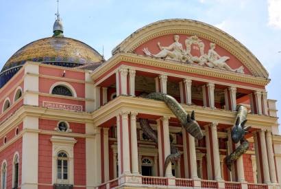 Arte contempornea Entidades destaca a fachada do Teatro Amazonas 