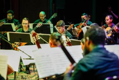 Orquestra de Violes do Amazonas faz homenagem ao rei Roberto Carlos com o espetculo 'Emoes'