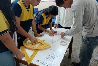 Estudantes da rede estadual ganham medalha de ouro em competio internacional de Matemtica