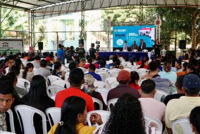 Populao participa de audincia pblica mediada pelo IPAAM para a implantao da usina termeltrica do Complexo Azulo