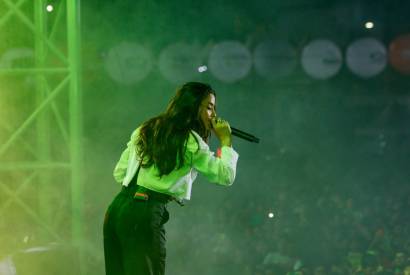 Talento da nova gerao da msica gospel, Isadora Pompeo fecha ltima noite do #SouManaus 2023