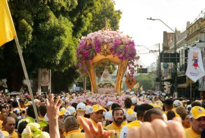 Crio de Nazar leva multido s ruas de Belm neste domingo 