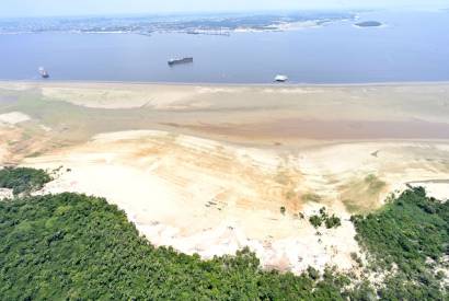 Rio Negro tem pior seca da histria ao atingir 13,59 metros em Manaus