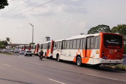 Prefeito entrega novos nibus e totaliza 315 veculos modernos na frota de Manaus