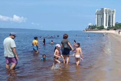 Projeto 'Praia para Todos' visa tornar a Praia da Ponta Negra acessvel a pessoas com deficincia