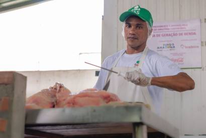 Manejadores de Mamirau realizam ltima Feira do Pirarucu do ano na FAS com 4,5 toneladas de peixe  venda