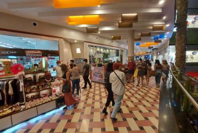 Confira os horrios dos shoppings no feriado da Semana Santa em Manaus