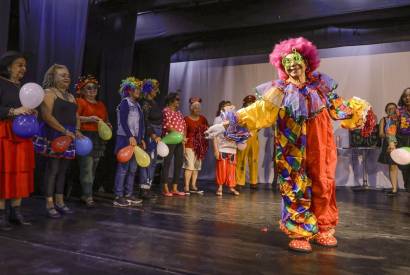 Liceu de Artes e Ofcios Claudio Santoro promove curso de teatro, coral e dana para o pblico 50+