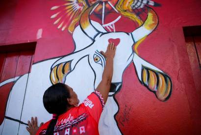 Festival de Parintins: Casa de torcedores apaixonados pelos bumbs atraem os olhares de visitantes