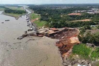 Porto da Terra Preta desaba em Manacapuru; confira os vdeos