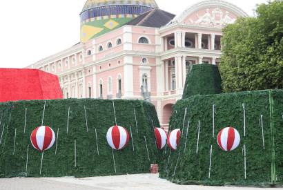 O Mundo Encantado do Natal tem como destaque a rvore de Natal do Carrossel da Imaginao