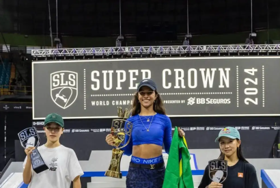 Rayssa Leal vence no fim e se torna tricampe mundial de skate street