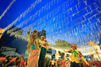 O Mundo Encantado do Natal leva mais de 175 mil visitantes ao Largo So Sebastio em dezembro