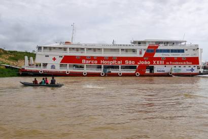 Barco Hospital So Joo XXIII leva atendimento de sade a zona rural de Manacapuru